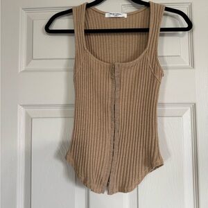 Project Social T Hook Rib Emilia tank